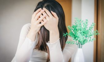 大切な人を失くした喪失の悲しみ〜悲嘆の5段階プロセスと心のケア〜